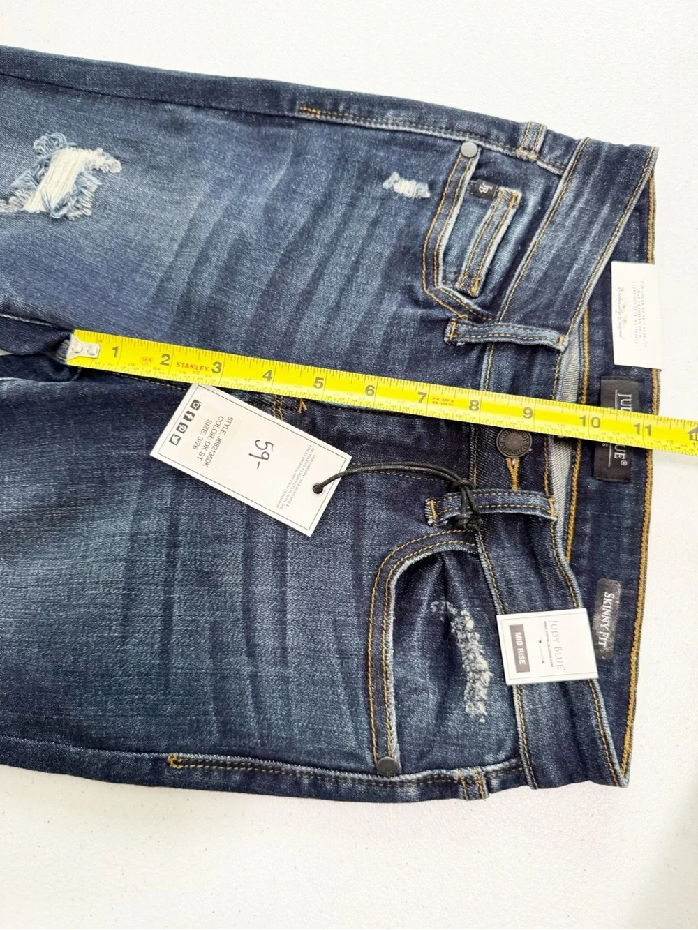 Judy Blue Destructed Mid Rise Skinny Jeans NWT 26